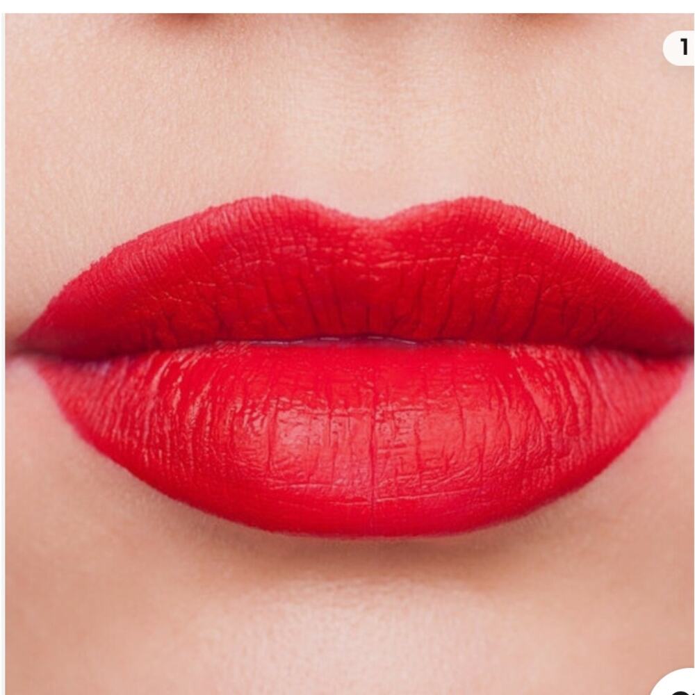 Jeffree Star Velour Liquid Lipstick in the Hot Pink box. Redrum